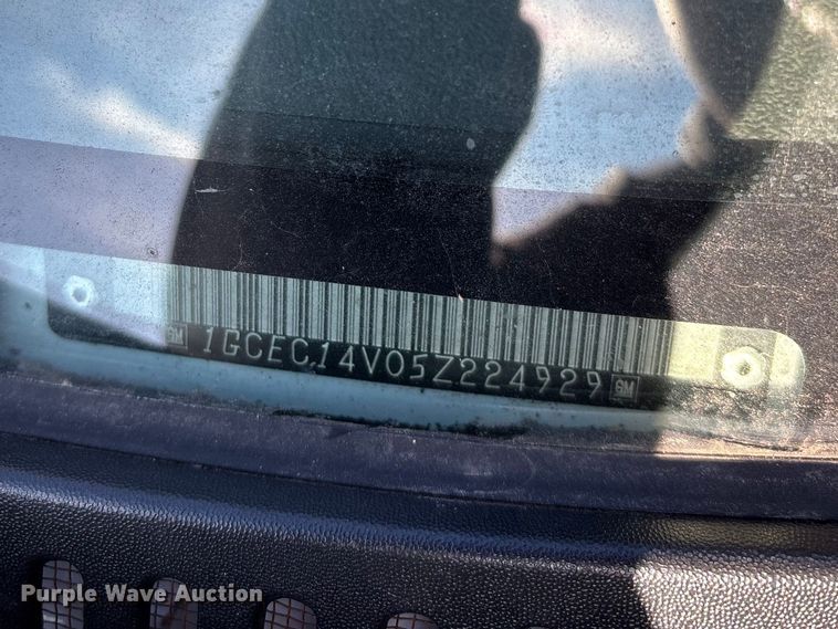 image for item FG0186 2005 Chevrolet Silverado 1500 pickup truck