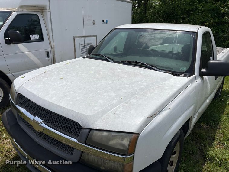 image for item FG0186 2005 Chevrolet Silverado 1500 pickup truck