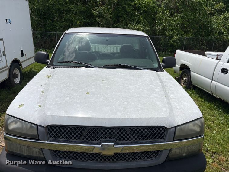 image for item FG0186 2005 Chevrolet Silverado 1500 pickup truck