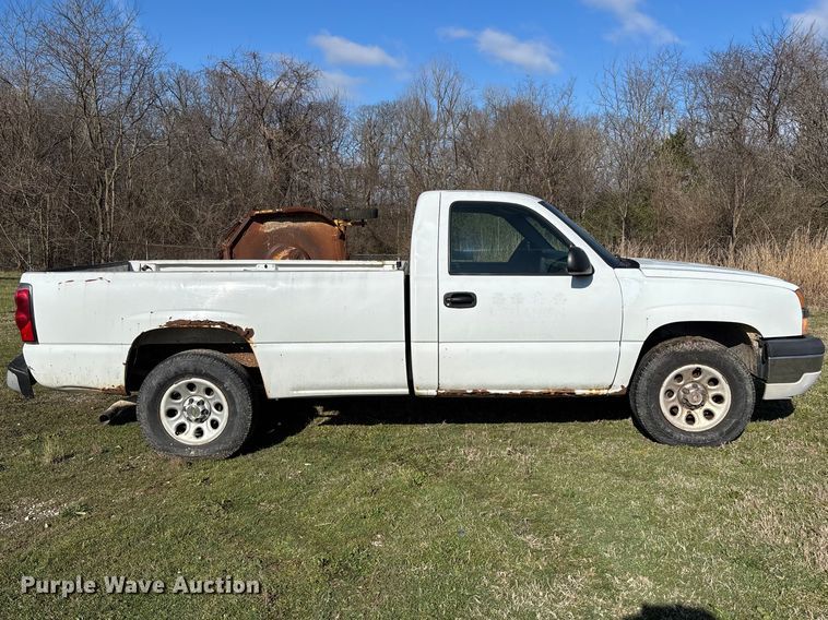 image for item FG0187 2005 Chevrolet Silverado 1500 pickup truck