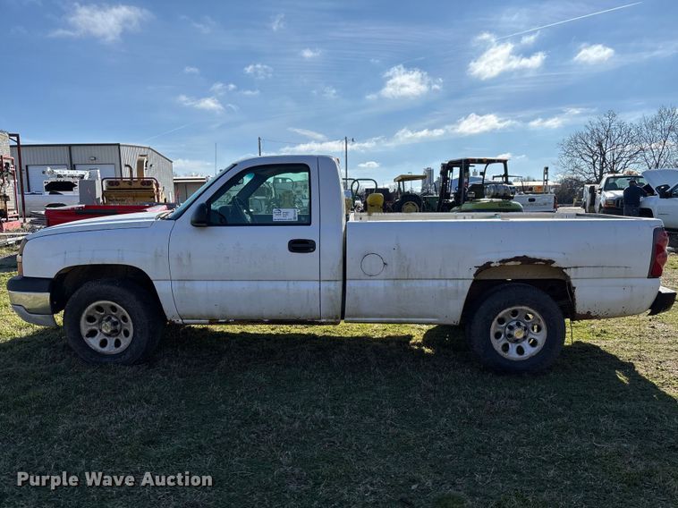image for item FG0187 2005 Chevrolet Silverado 1500 pickup truck