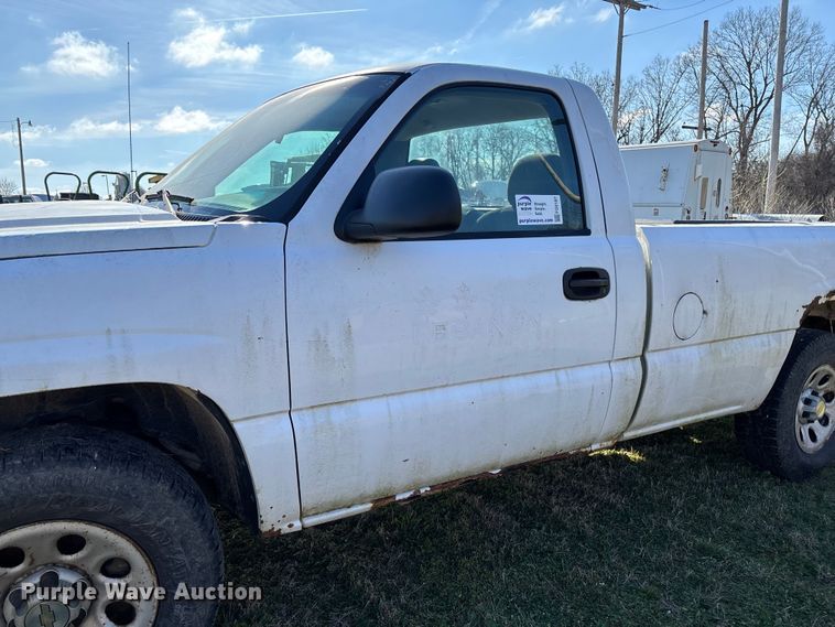 image for item FG0187 2005 Chevrolet Silverado 1500 pickup truck