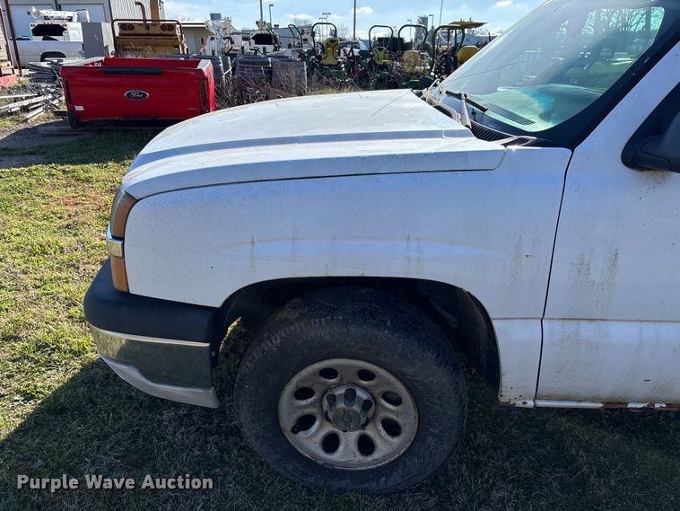 image for item FG0187 2005 Chevrolet Silverado 1500 pickup truck