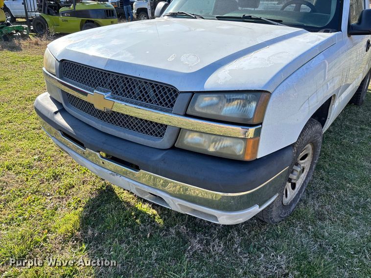 image for item FG0187 2005 Chevrolet Silverado 1500 pickup truck