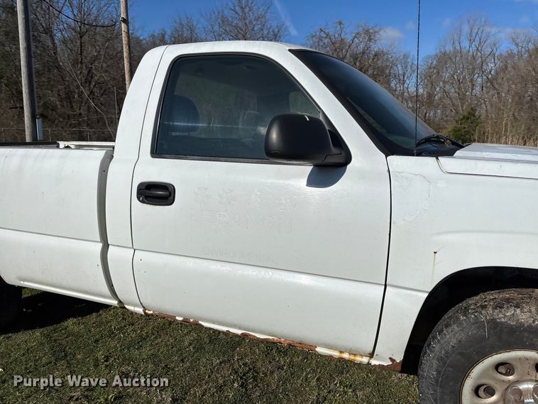 image for item FG0187 2005 Chevrolet Silverado 1500 pickup truck