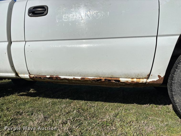 image for item FG0187 2005 Chevrolet Silverado 1500 pickup truck