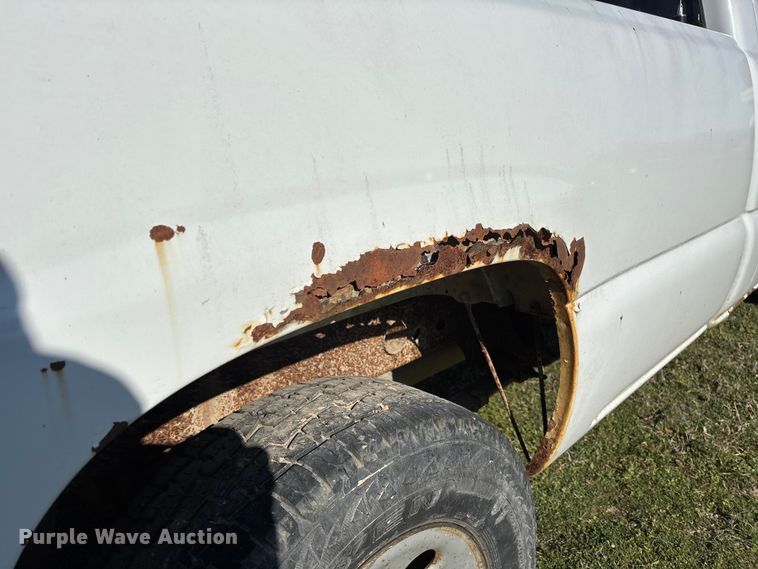 image for item FG0187 2005 Chevrolet Silverado 1500 pickup truck