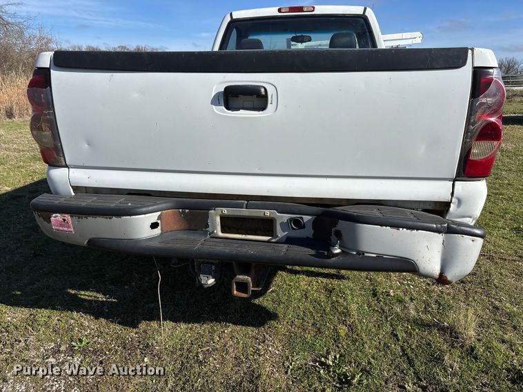 image for item FG0187 2005 Chevrolet Silverado 1500 pickup truck