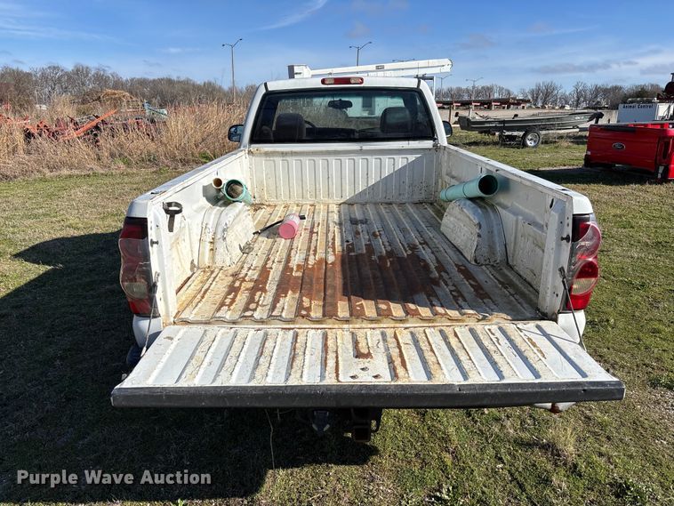 image for item FG0187 2005 Chevrolet Silverado 1500 pickup truck