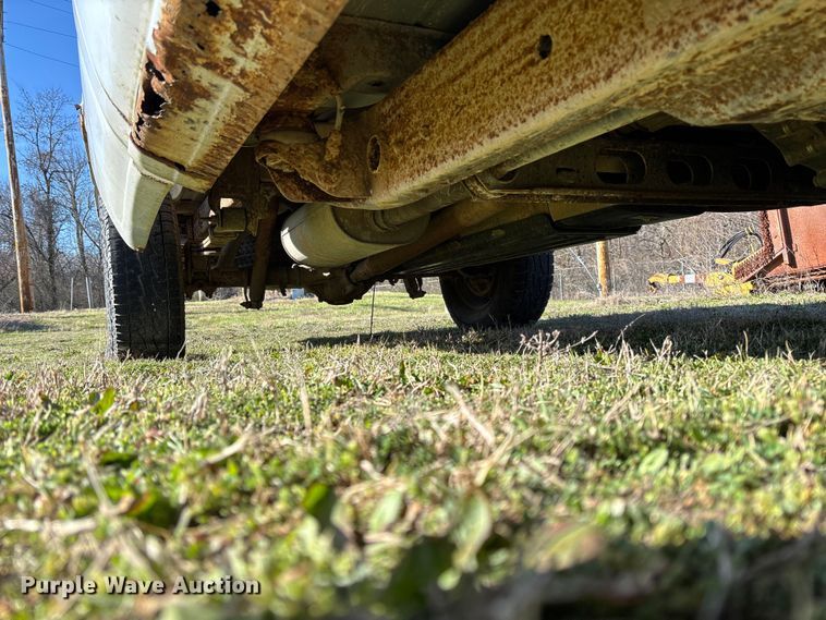 image for item FG0187 2005 Chevrolet Silverado 1500 pickup truck