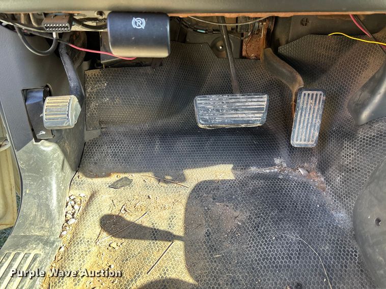 image for item FG0187 2005 Chevrolet Silverado 1500 pickup truck