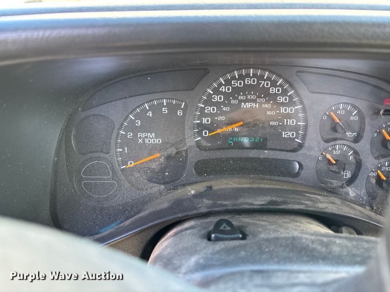 image for item FG0187 2005 Chevrolet Silverado 1500 pickup truck