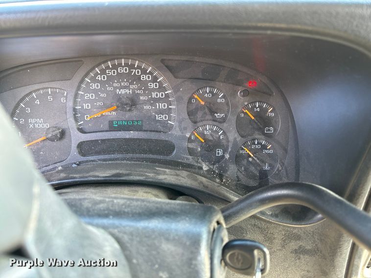 image for item FG0187 2005 Chevrolet Silverado 1500 pickup truck