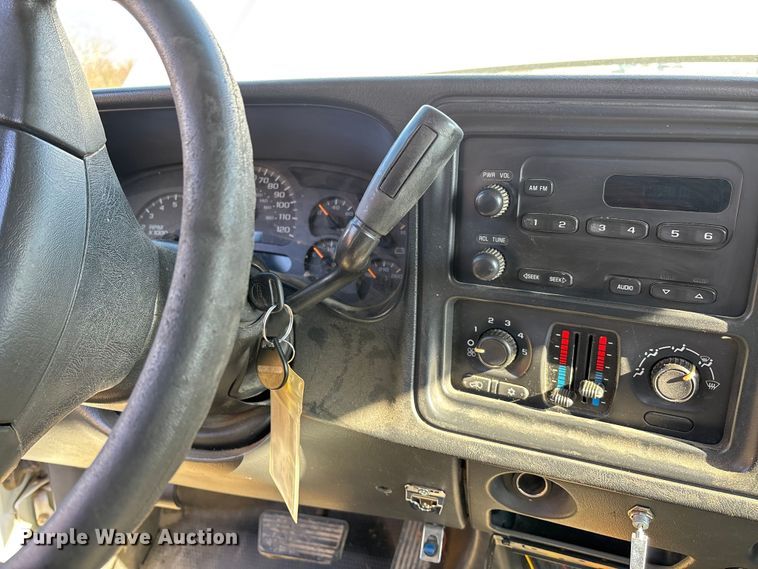 image for item FG0187 2005 Chevrolet Silverado 1500 pickup truck