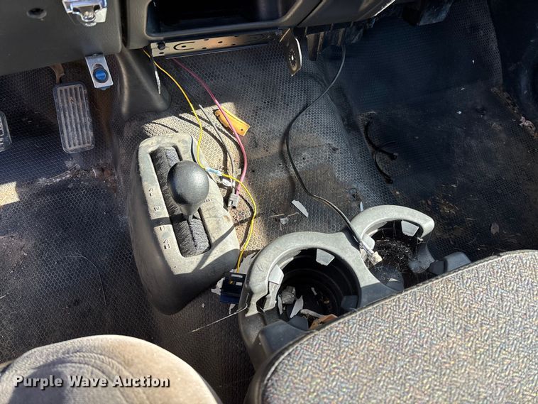 image for item FG0187 2005 Chevrolet Silverado 1500 pickup truck