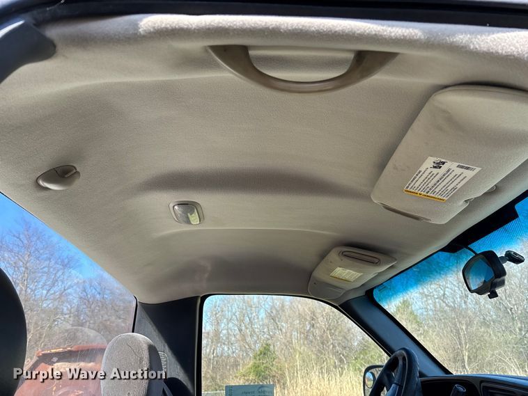 image for item FG0187 2005 Chevrolet Silverado 1500 pickup truck