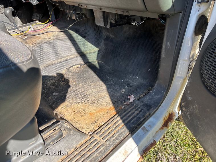 image for item FG0187 2005 Chevrolet Silverado 1500 pickup truck