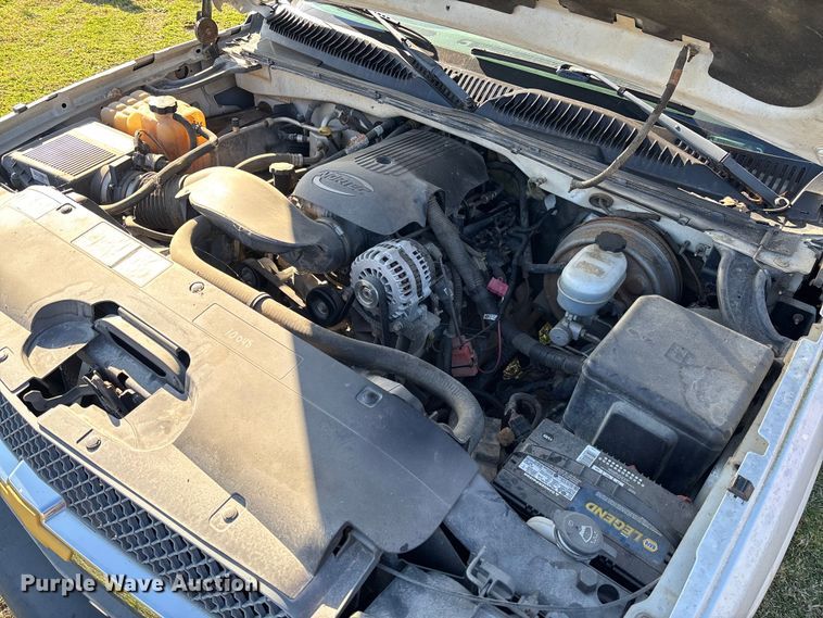 image for item FG0187 2005 Chevrolet Silverado 1500 pickup truck