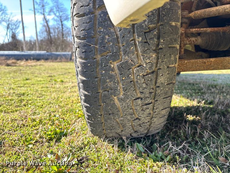 image for item FG0187 2005 Chevrolet Silverado 1500 pickup truck