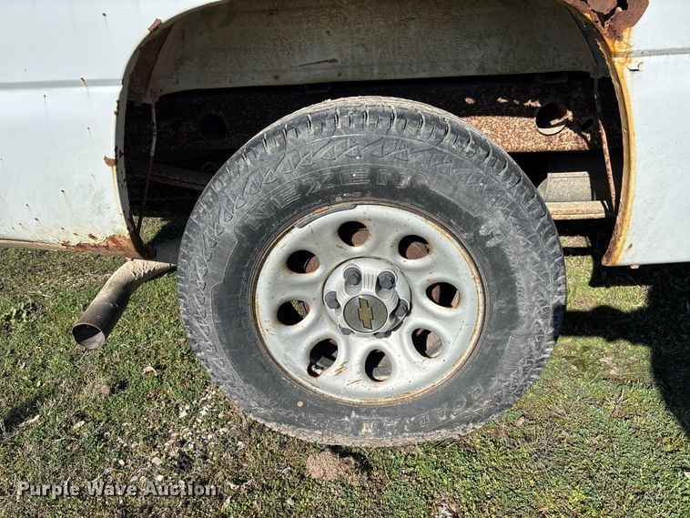 image for item FG0187 2005 Chevrolet Silverado 1500 pickup truck