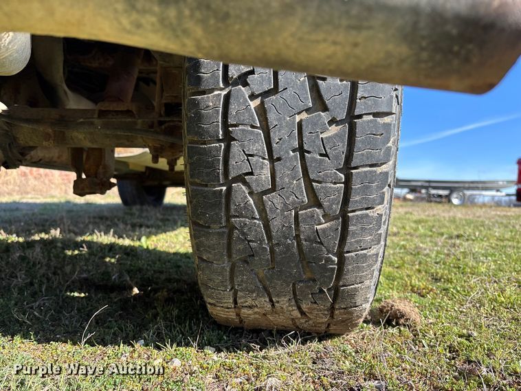 image for item FG0187 2005 Chevrolet Silverado 1500 pickup truck