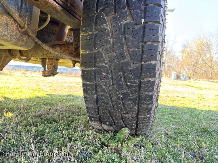 image for item FG0187 2005 Chevrolet Silverado 1500 pickup truck