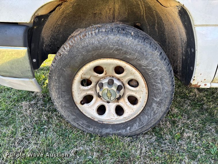 image for item FG0187 2005 Chevrolet Silverado 1500 pickup truck