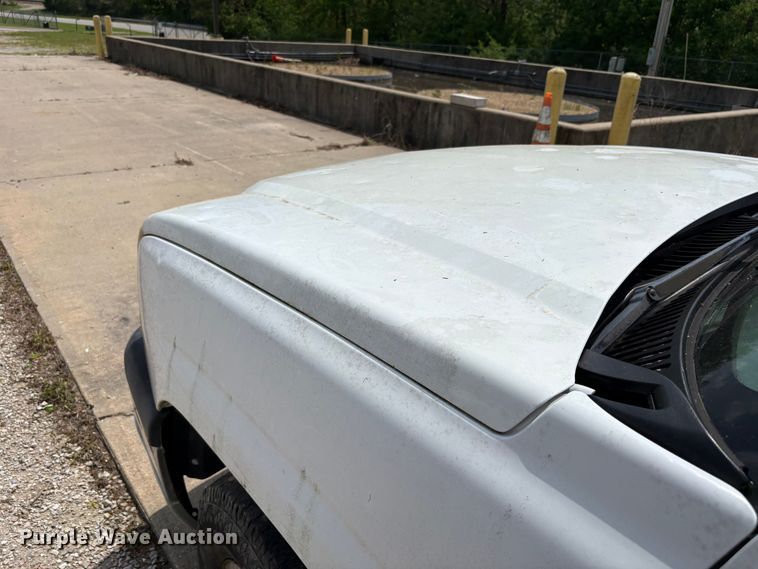 image for item FG0187 2005 Chevrolet Silverado 1500 pickup truck