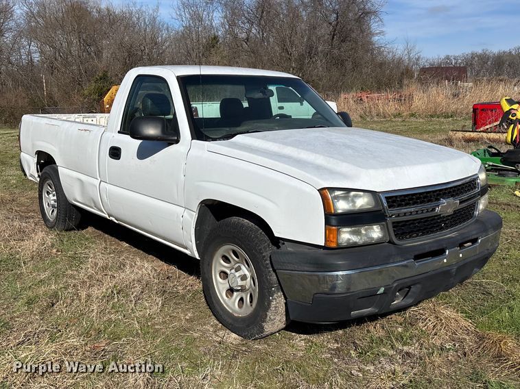 image for item FG0188 2006 Chevrolet Silverado 1500 pickup truck