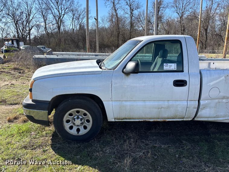 image for item FG0188 2006 Chevrolet Silverado 1500 pickup truck