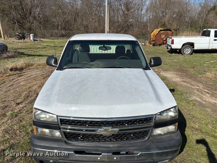 image for item FG0188 2006 Chevrolet Silverado 1500 pickup truck