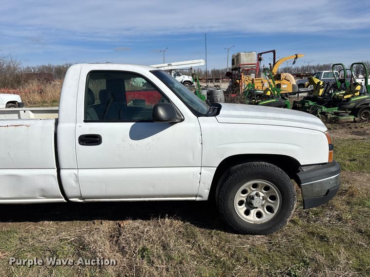 image for item FG0188 2006 Chevrolet Silverado 1500 pickup truck