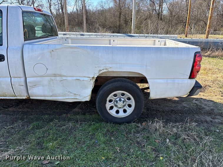 image for item FG0188 2006 Chevrolet Silverado 1500 pickup truck