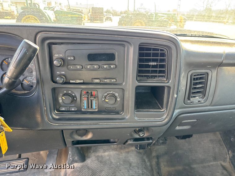 image for item FG0188 2006 Chevrolet Silverado 1500 pickup truck