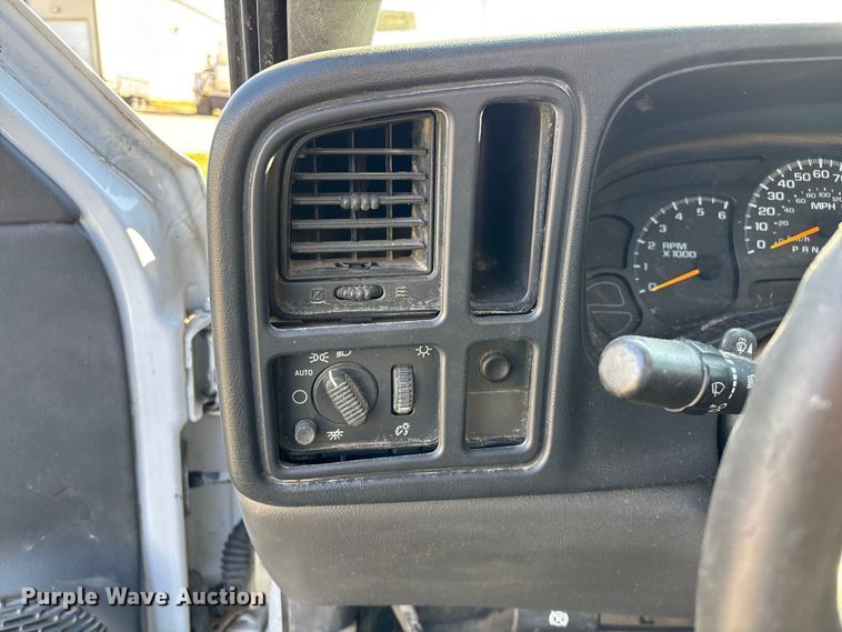image for item FG0188 2006 Chevrolet Silverado 1500 pickup truck