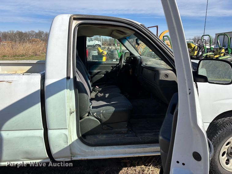 image for item FG0188 2006 Chevrolet Silverado 1500 pickup truck