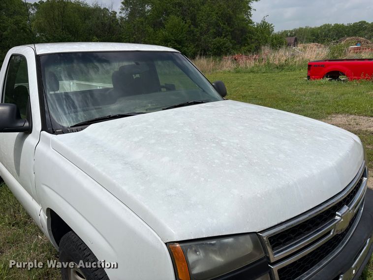 image for item FG0188 2006 Chevrolet Silverado 1500 pickup truck
