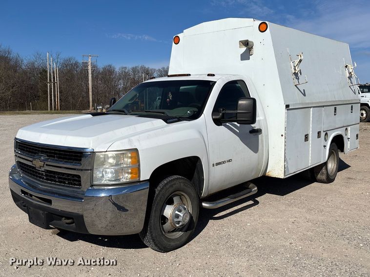 image for item FG0189 2008 Chevrolet Silverado 2500 utility bed pickup truck