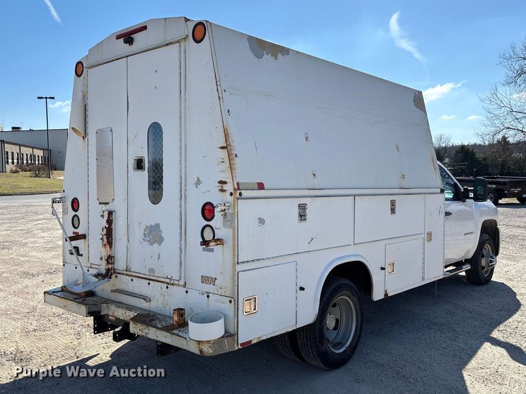 image for item FG0189 2008 Chevrolet Silverado 2500 utility bed pickup truck