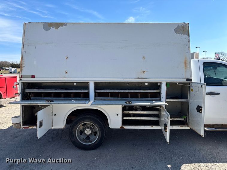 image for item FG0189 2008 Chevrolet Silverado 2500 utility bed pickup truck