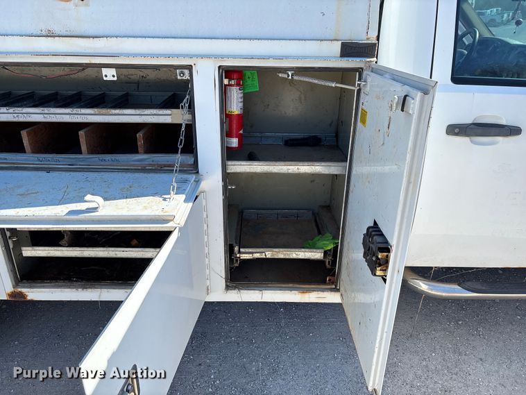 image for item FG0189 2008 Chevrolet Silverado 2500 utility bed pickup truck