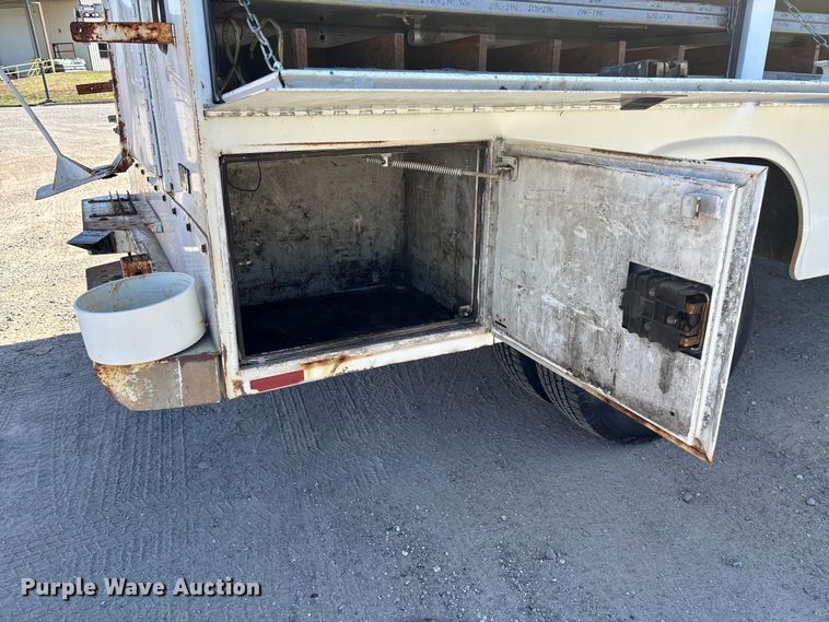 image for item FG0189 2008 Chevrolet Silverado 2500 utility bed pickup truck