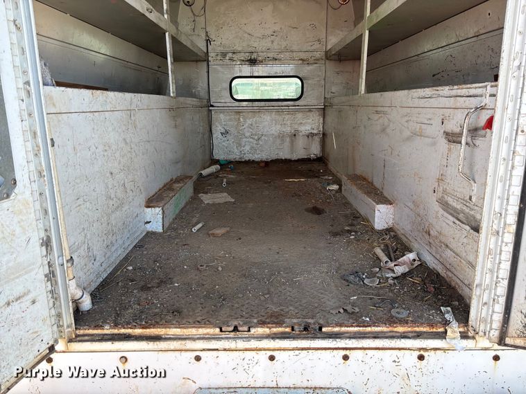 image for item FG0189 2008 Chevrolet Silverado 2500 utility bed pickup truck