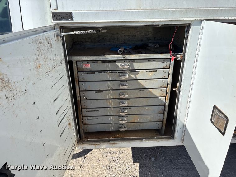 image for item FG0189 2008 Chevrolet Silverado 2500 utility bed pickup truck