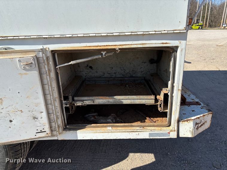 image for item FG0189 2008 Chevrolet Silverado 2500 utility bed pickup truck