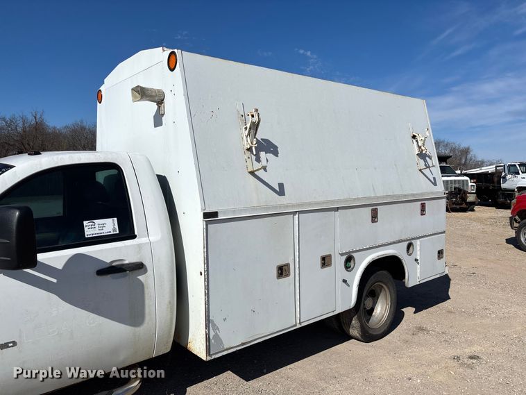 image for item FG0189 2008 Chevrolet Silverado 2500 utility bed pickup truck