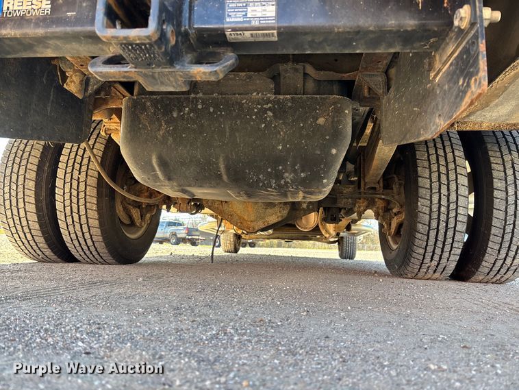 image for item FG0189 2008 Chevrolet Silverado 2500 utility bed pickup truck