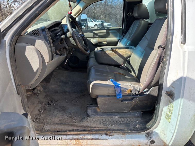 image for item FG0189 2008 Chevrolet Silverado 2500 utility bed pickup truck