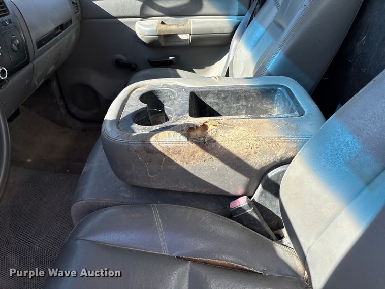 image for item FG0189 2008 Chevrolet Silverado 2500 utility bed pickup truck