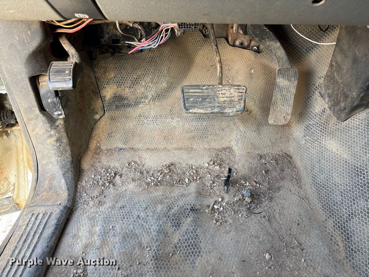 image for item FG0189 2008 Chevrolet Silverado 2500 utility bed pickup truck